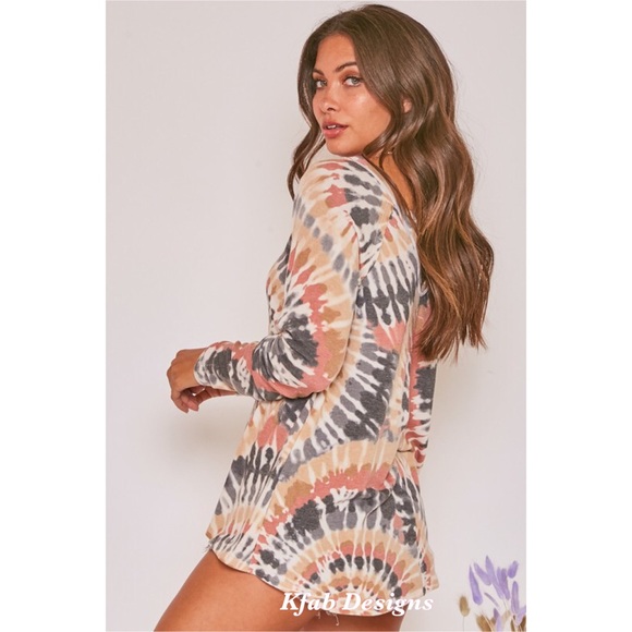 ❤️LAST! Back Detail Tie Dye Spiral Soft Knit Top! - Picture 6 of 12